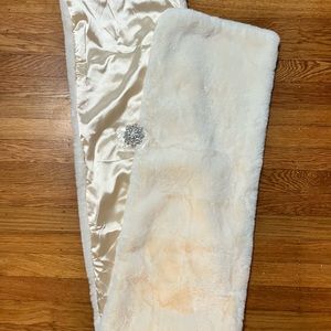 EUC FAUX FUR WHITE COVER UP. Used for cruella deville costume